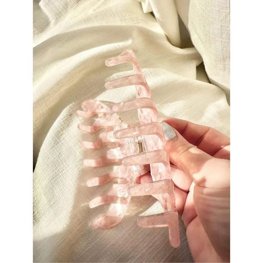 Pink with rhinestone hair claw￼